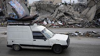 Thousands of displaced Lebanese return to south following ceasefire